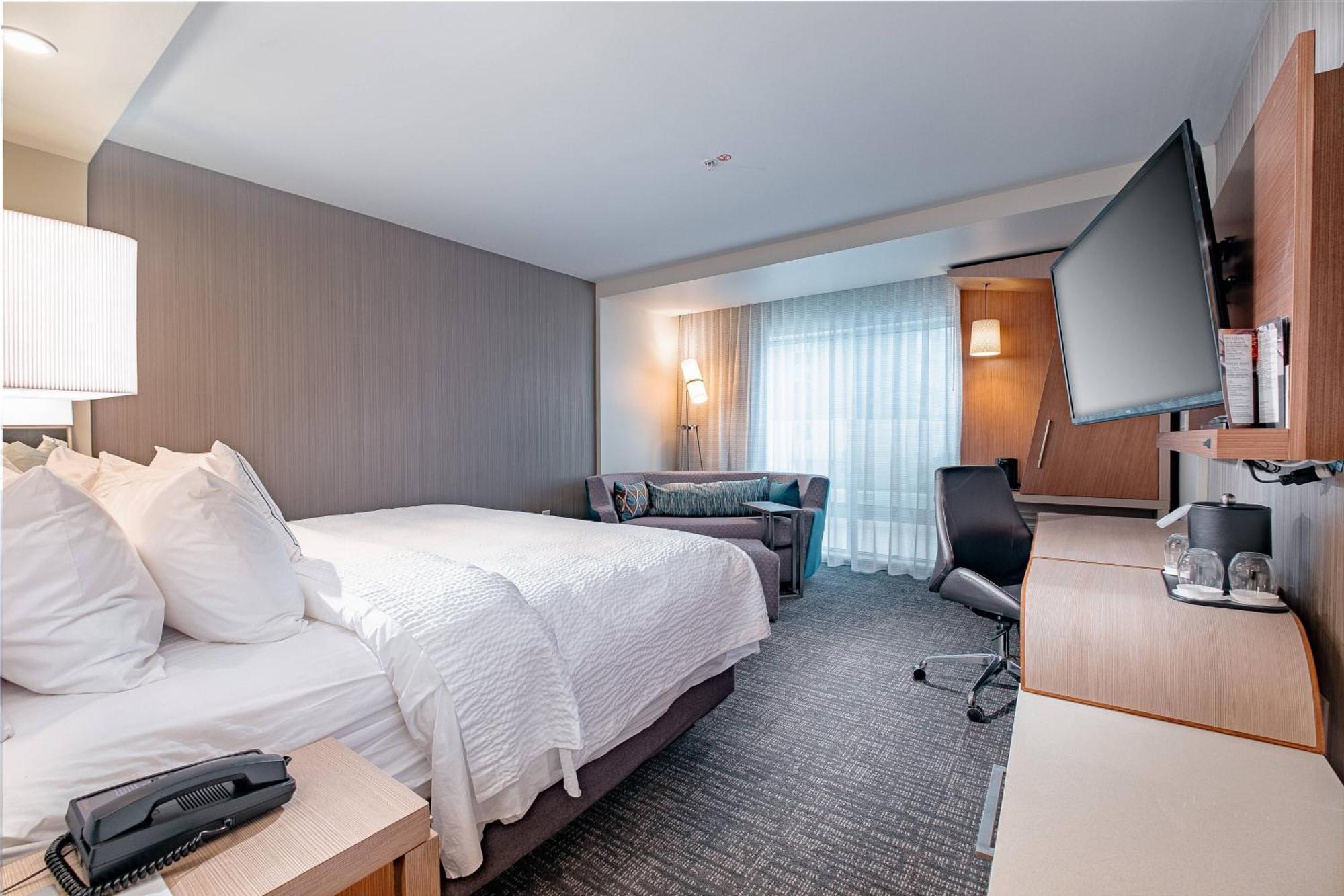 Courtyard By Marriott Toledo West Hotel Buitenkant foto