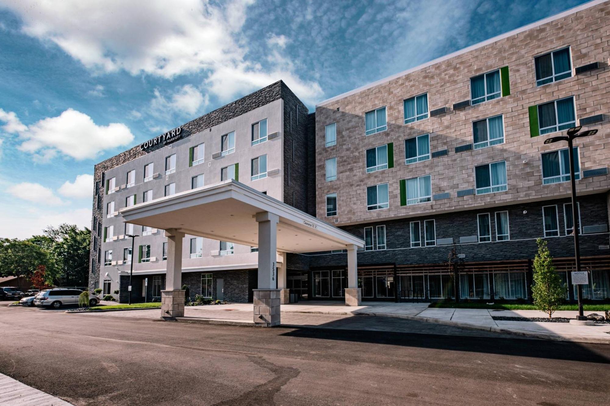 Courtyard By Marriott Toledo West Hotel Buitenkant foto