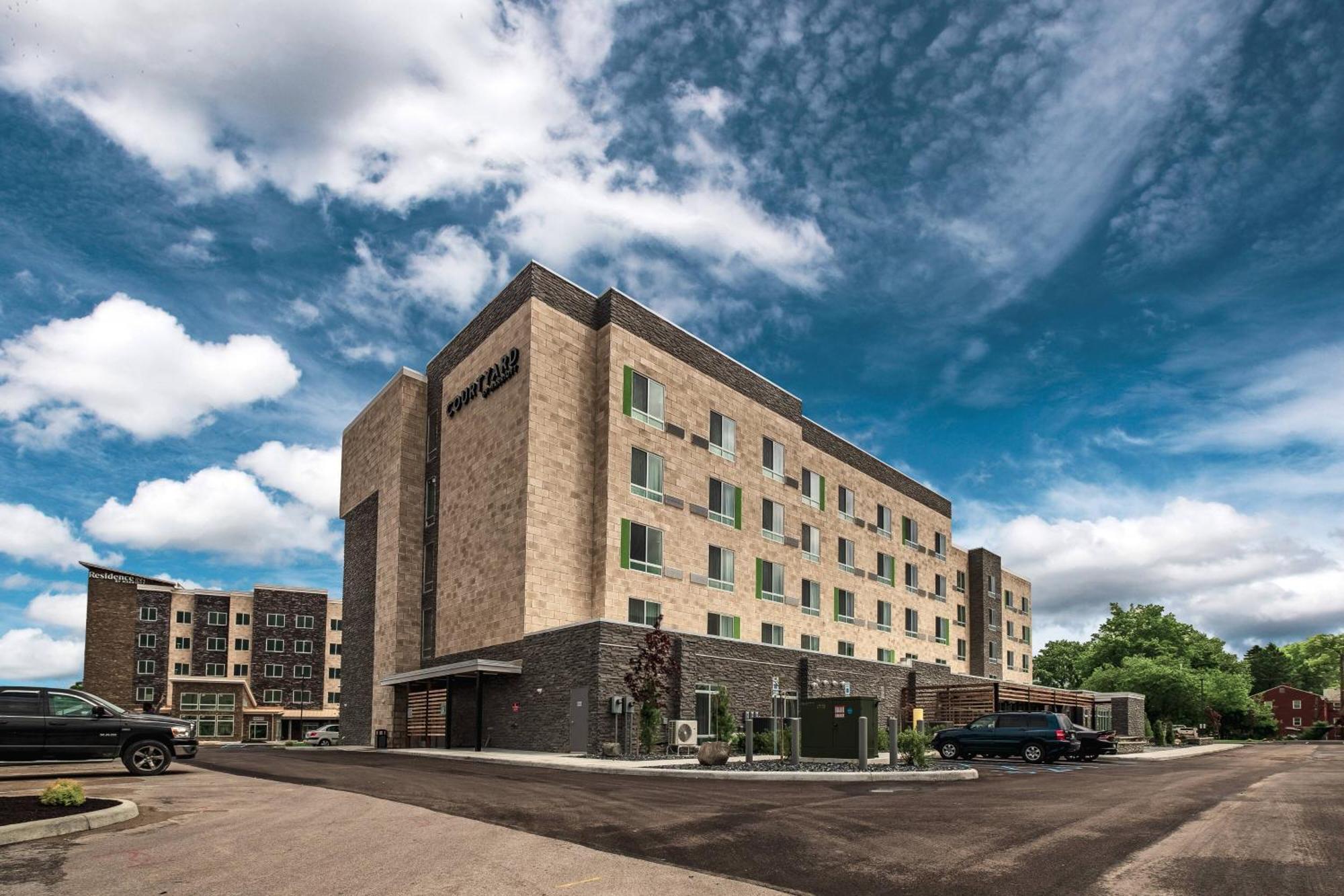 Courtyard By Marriott Toledo West Hotel Buitenkant foto