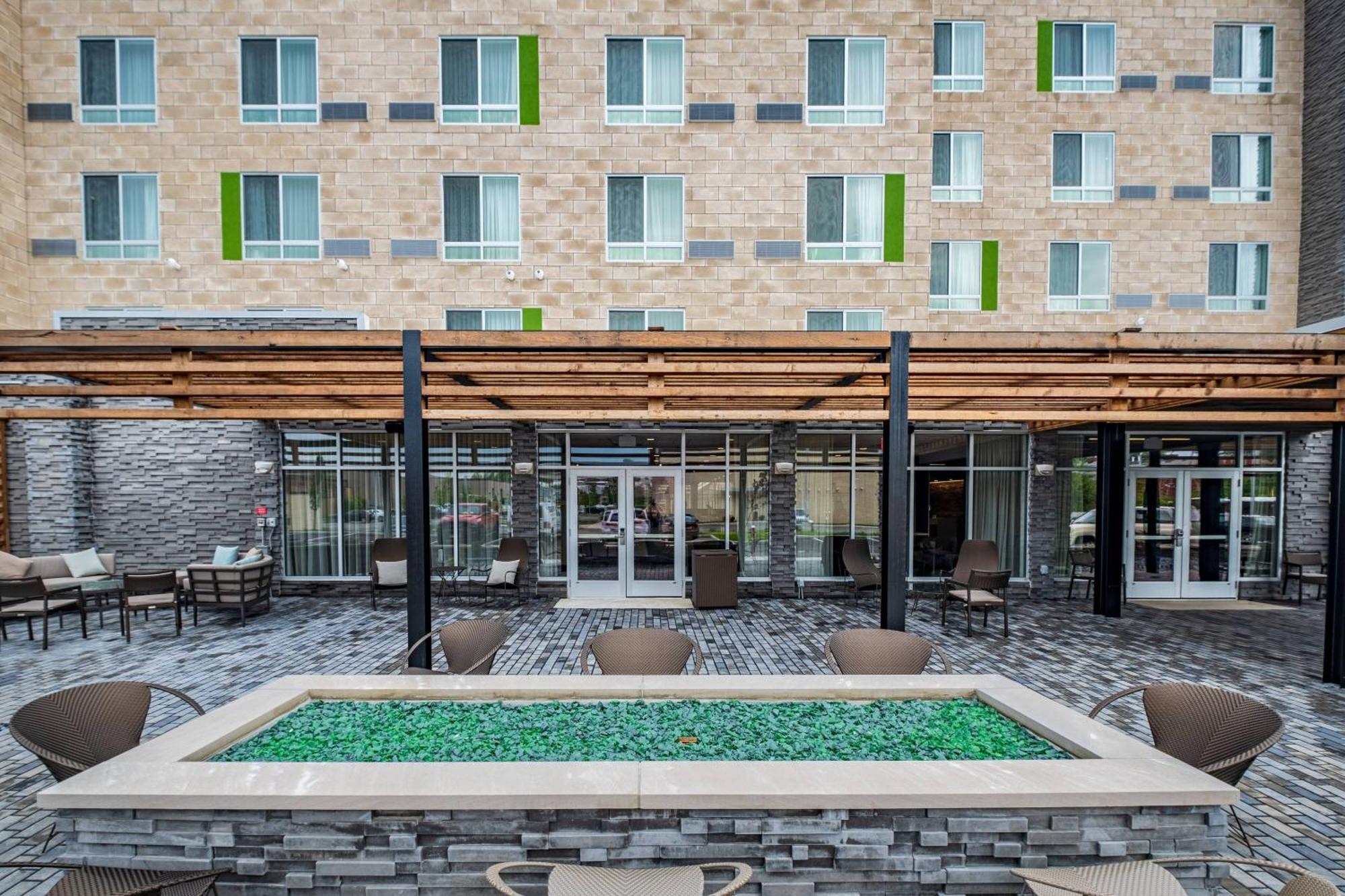 Courtyard By Marriott Toledo West Hotel Buitenkant foto