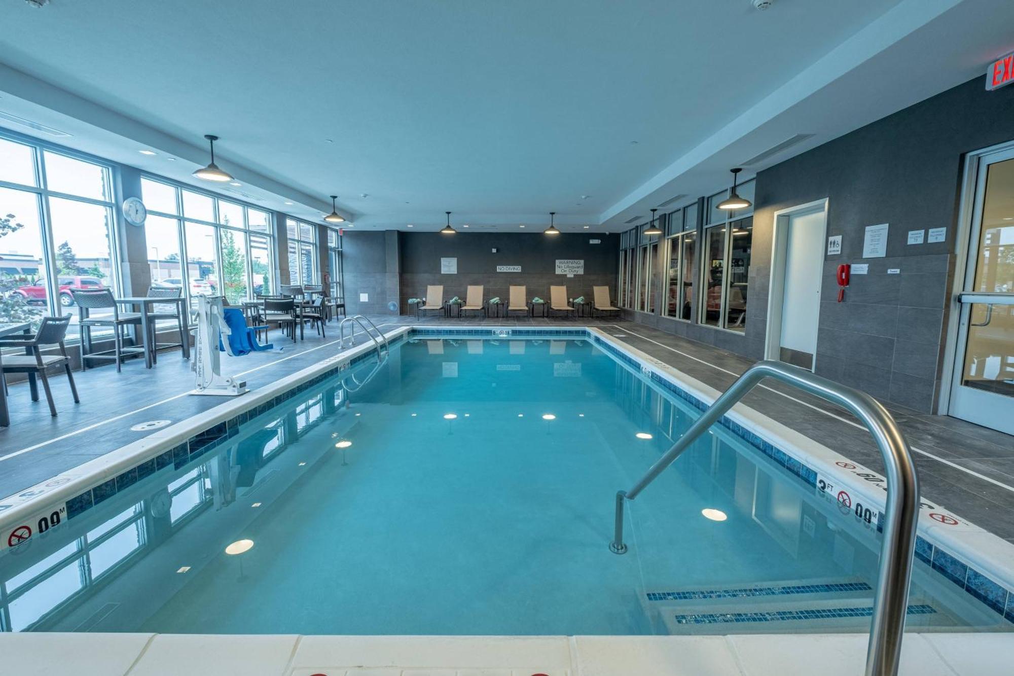 Courtyard By Marriott Toledo West Hotel Buitenkant foto