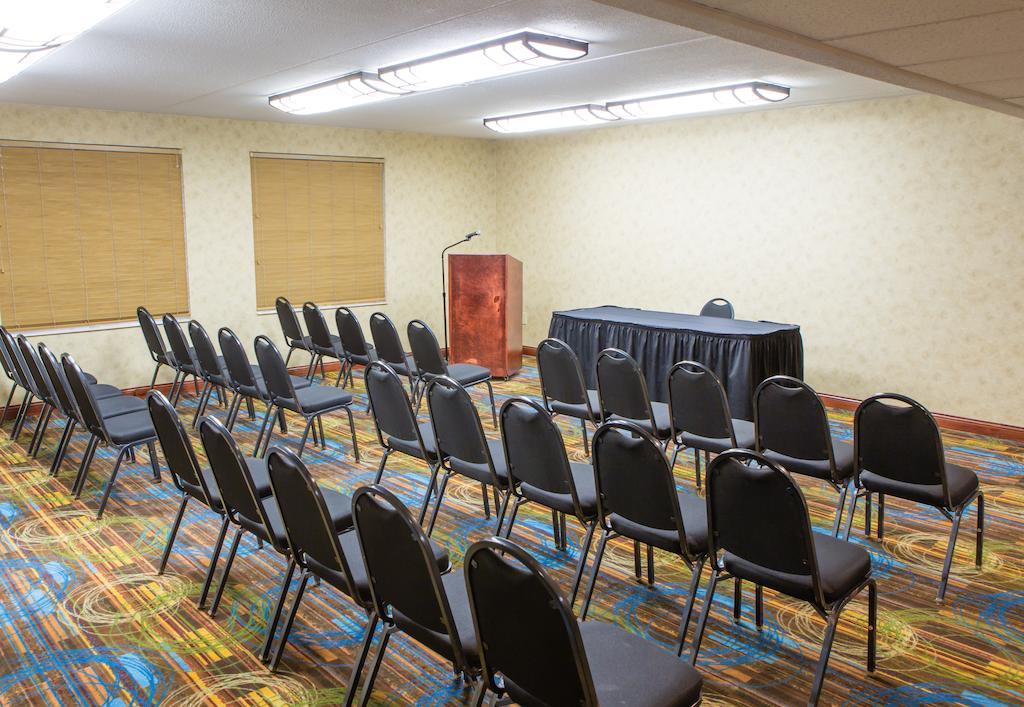 Courtyard By Marriott Toledo West Hotel Buitenkant foto