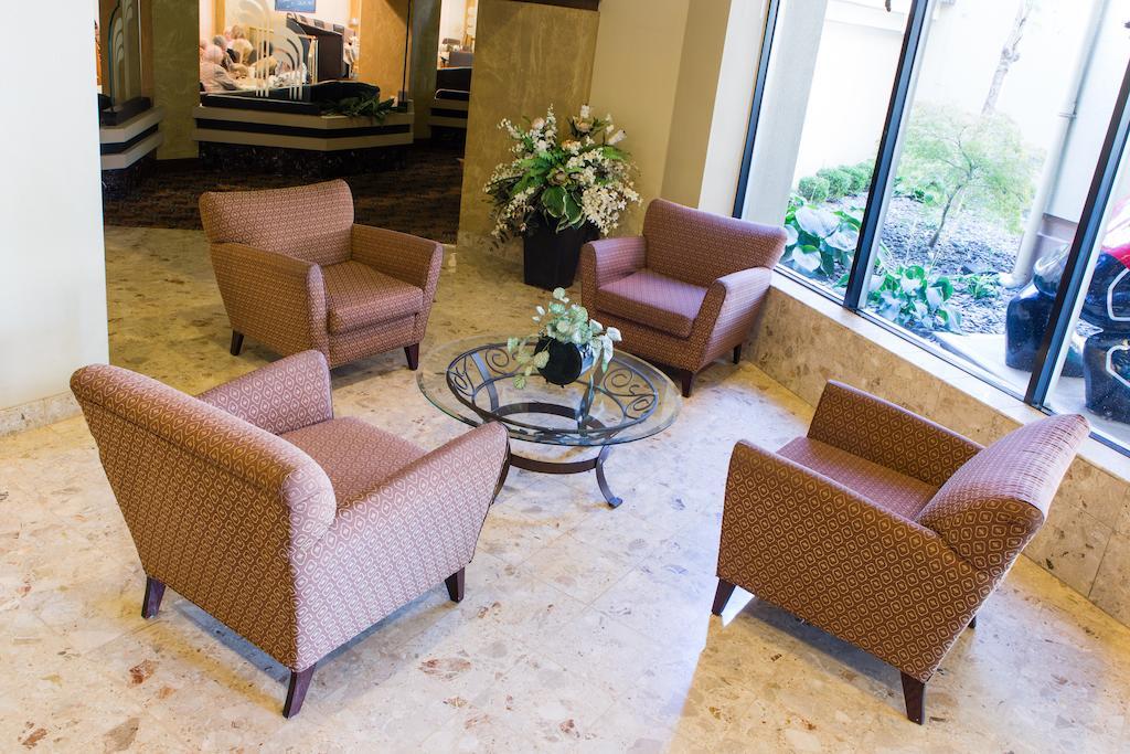Courtyard By Marriott Toledo West Hotel Buitenkant foto