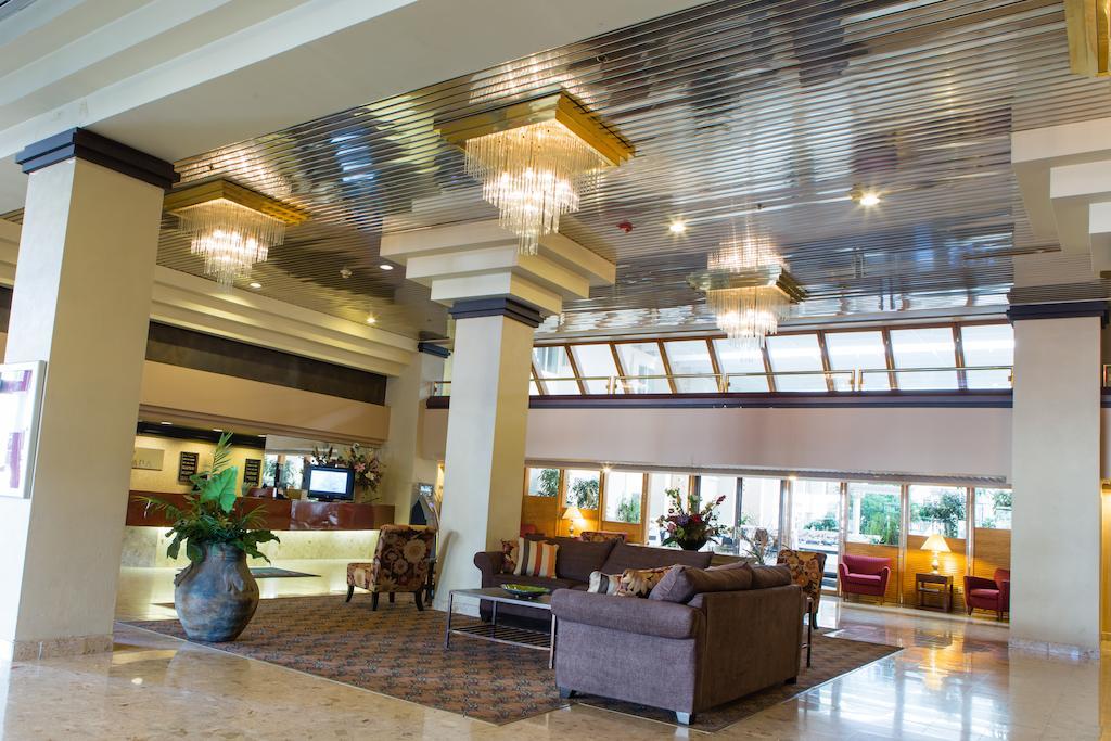 Courtyard By Marriott Toledo West Hotel Buitenkant foto